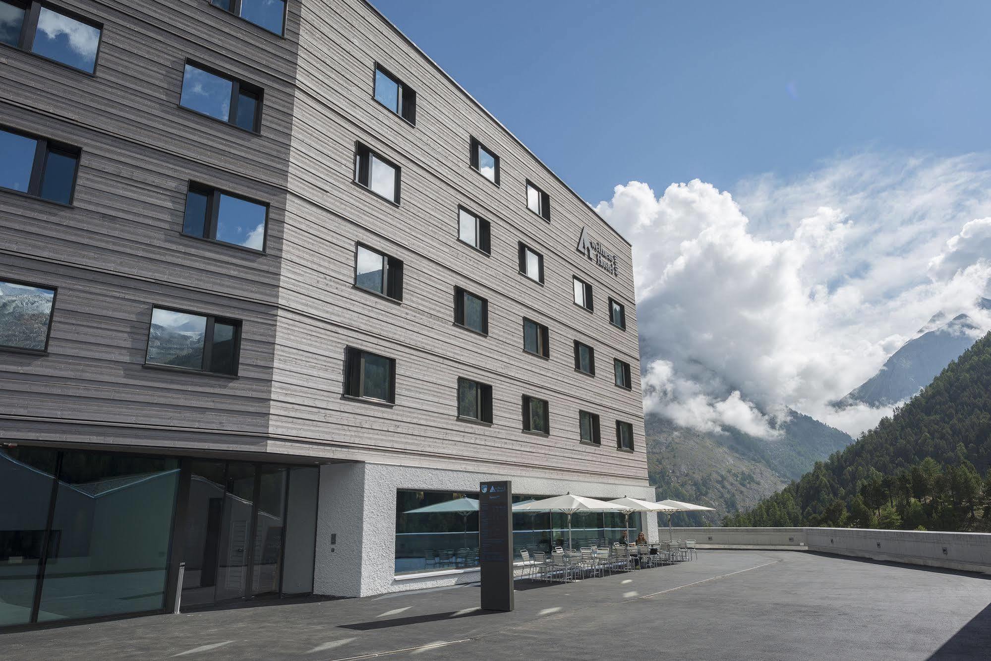 Wellnesshostel4000 Hostel *